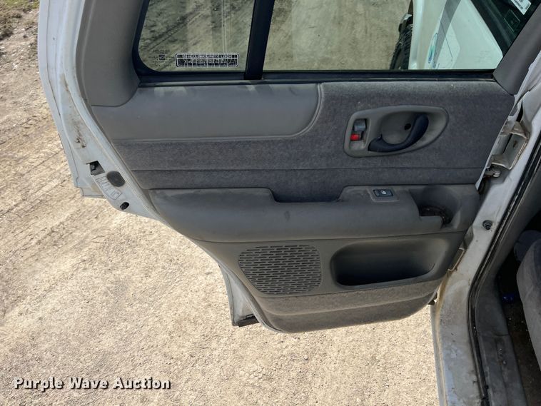 image for item KR9584 1999 Chevrolet Blazer  SUV