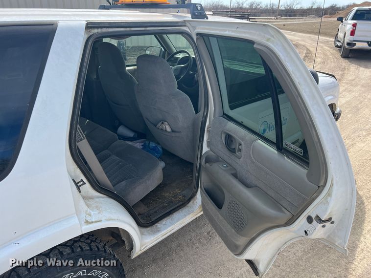 image for item KR9584 1999 Chevrolet Blazer  SUV