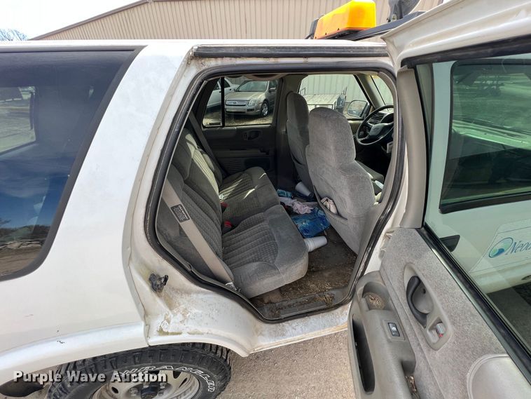 image for item KR9584 1999 Chevrolet Blazer  SUV