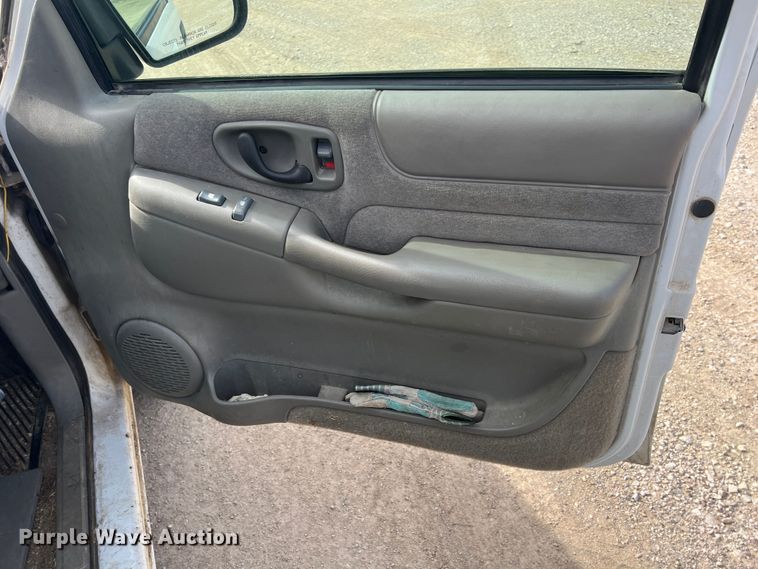 image for item KR9584 1999 Chevrolet Blazer  SUV