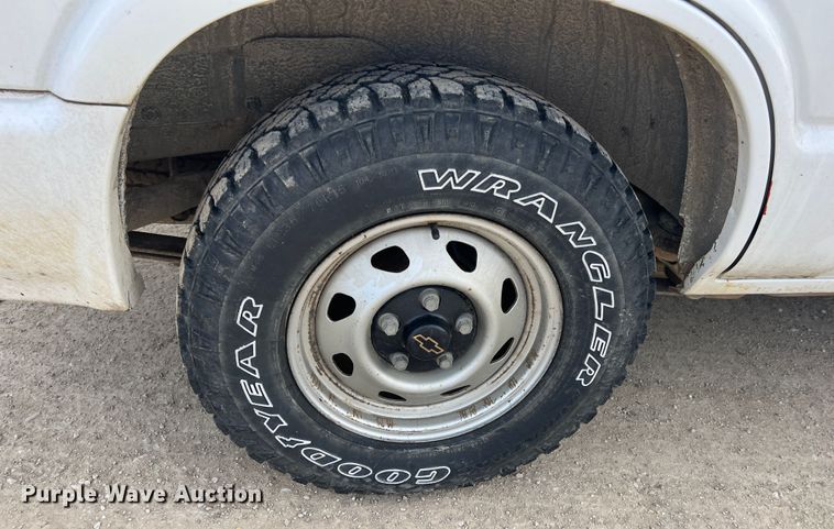 image for item KR9584 1999 Chevrolet Blazer  SUV