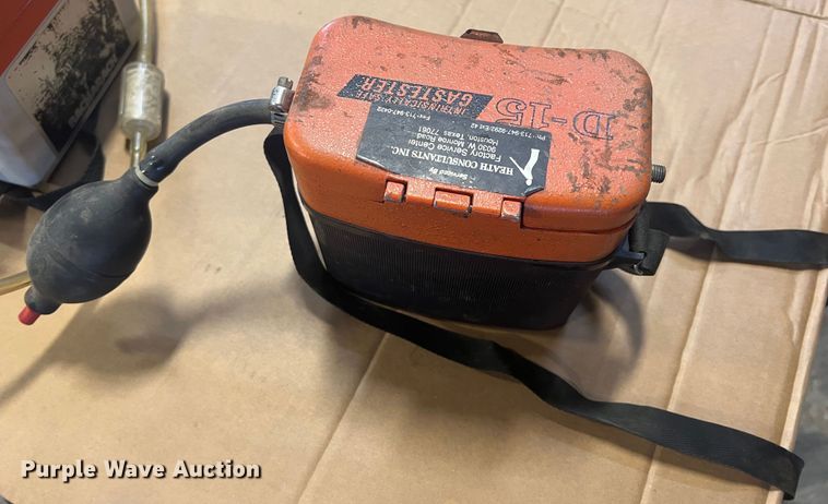 image for item KR9588 Mohawk D-15  gas detector