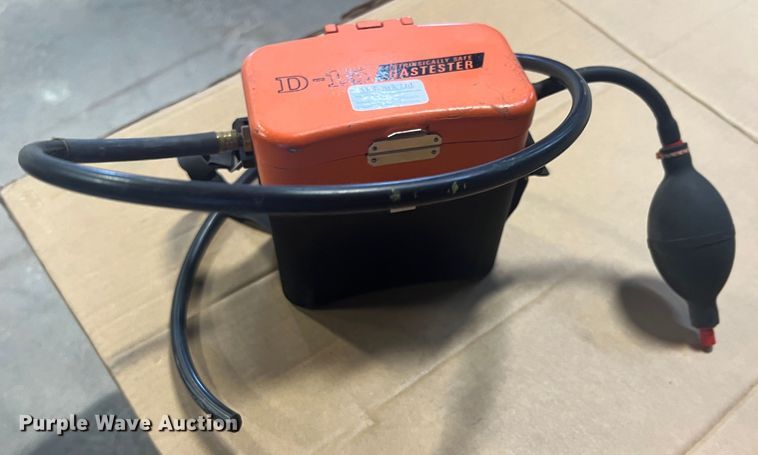 image for item KR9588 Mohawk D-15  gas detector