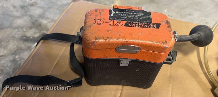 image for item KR9588 Mohawk D-15  gas detector