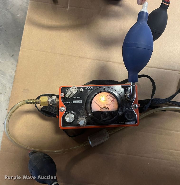 image for item KR9588 Mohawk D-15  gas detector