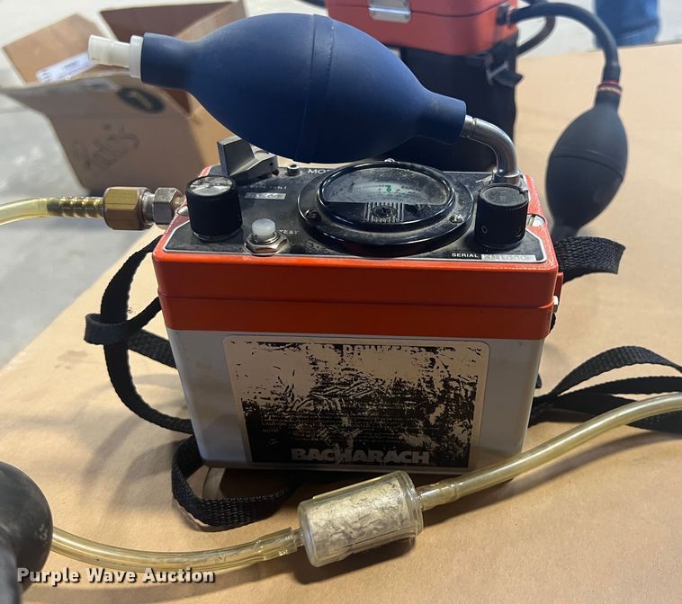 image for item KR9588 Mohawk D-15  gas detector