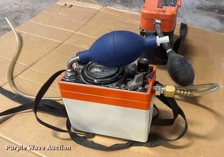 image for item KR9588 Mohawk D-15  gas detector