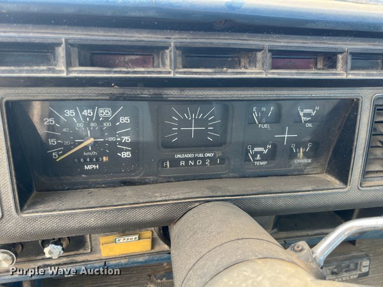 image for item KR9591 1984 Ford F250  flatbed pickup truck