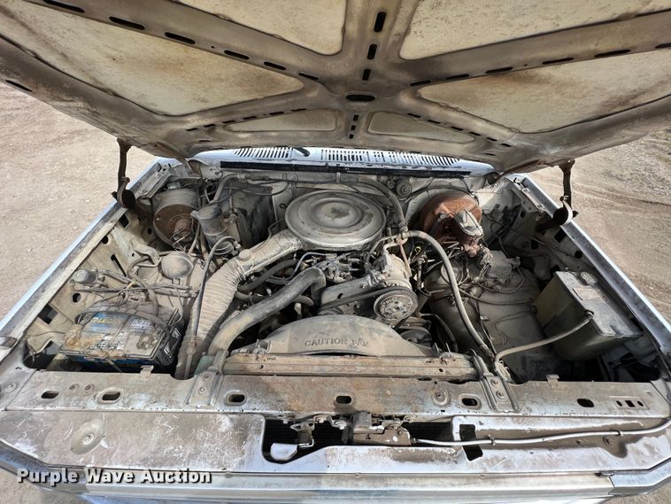 image for item KR9591 1984 Ford F250  flatbed pickup truck