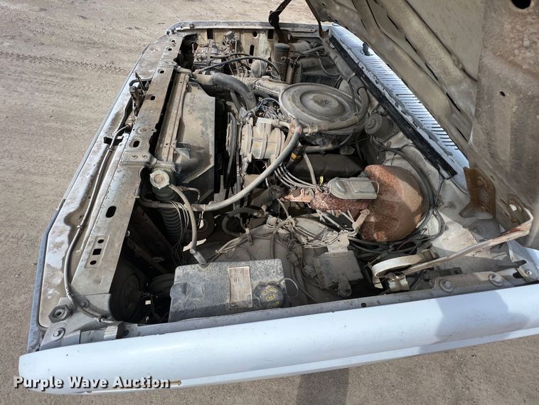 image for item KR9591 1984 Ford F250  flatbed pickup truck