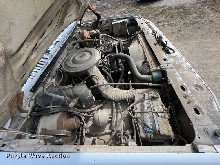 image for item KR9591 1984 Ford F250  flatbed pickup truck