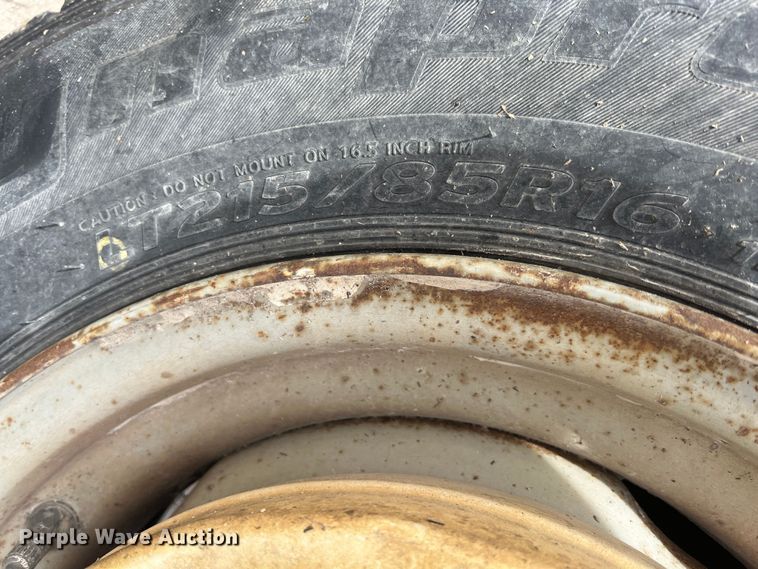 image for item KR9591 1984 Ford F250  flatbed pickup truck