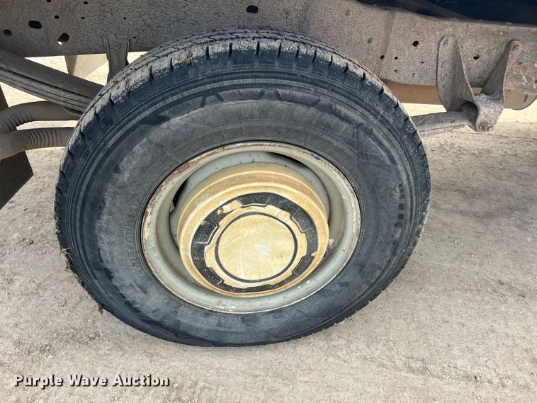 image for item KR9591 1984 Ford F250  flatbed pickup truck