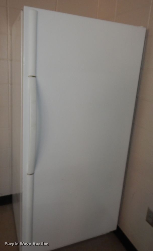 image for item KS9459 2003 Whirlpool EL7ATRRMQ02  refrigerator