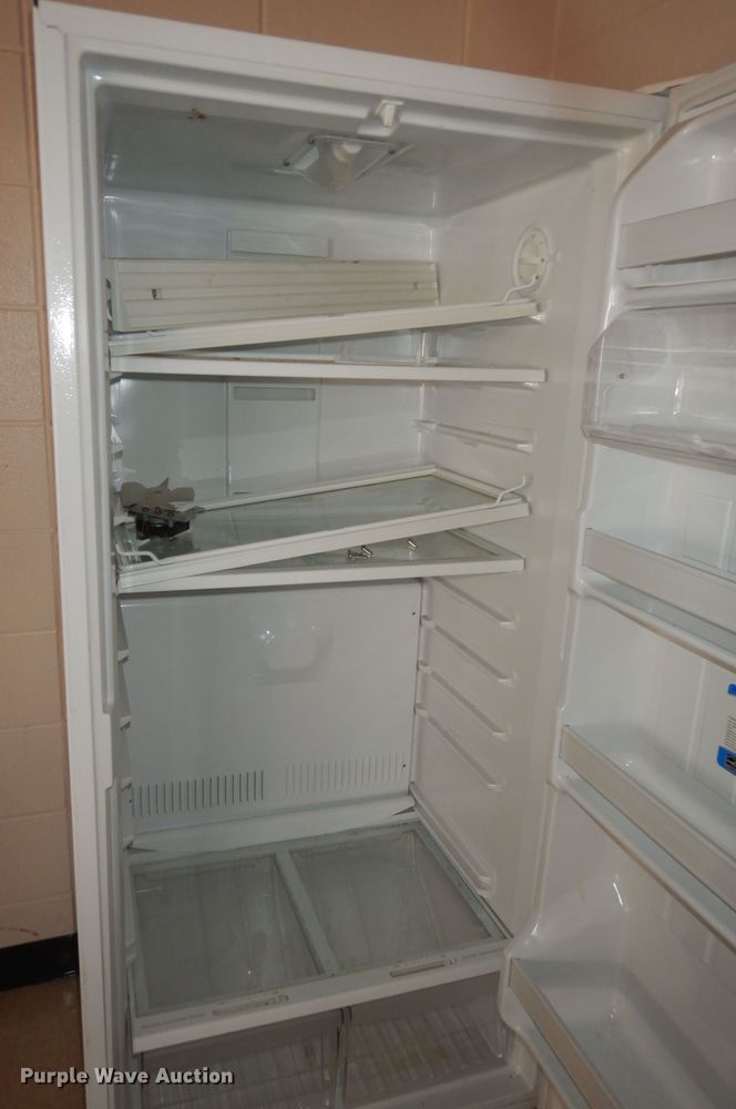 image for item KS9459 2003 Whirlpool EL7ATRRMQ02  refrigerator