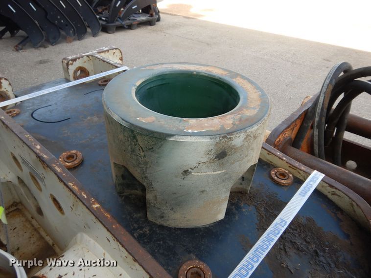 image for item KS9542 (2) excavator attachments