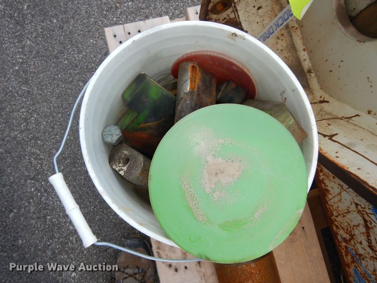 image for item KS9542 (2) excavator attachments