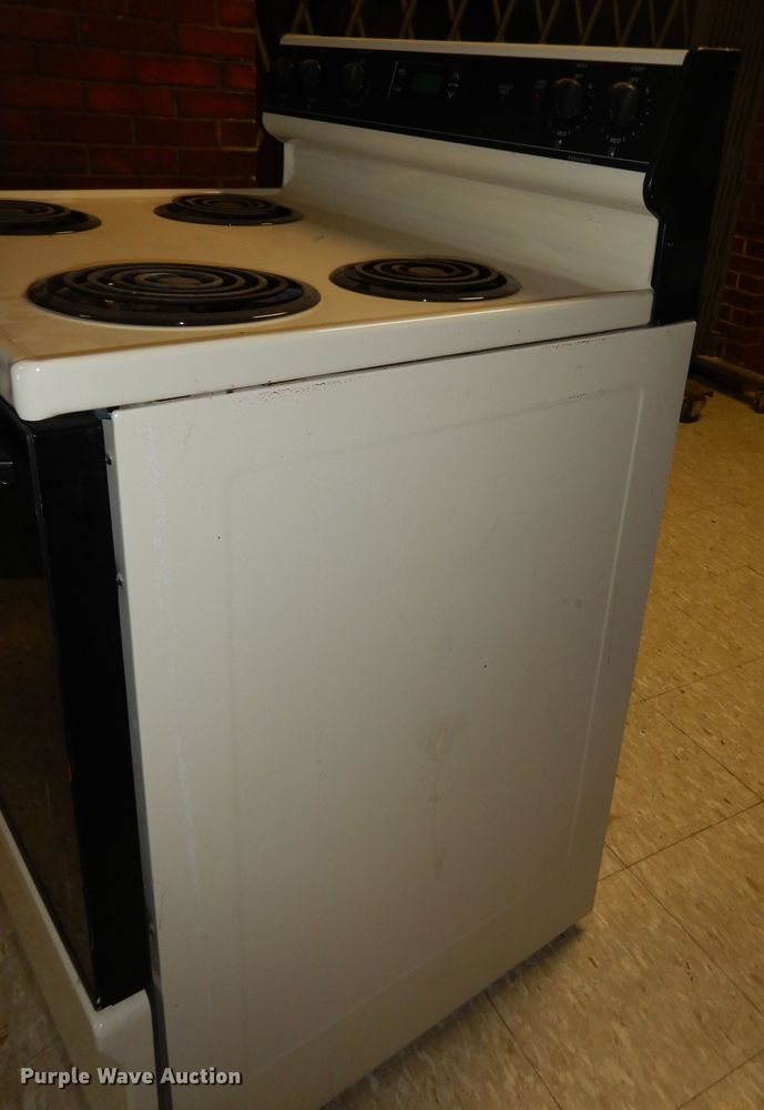 image for item KS9557 (2) electric ranges