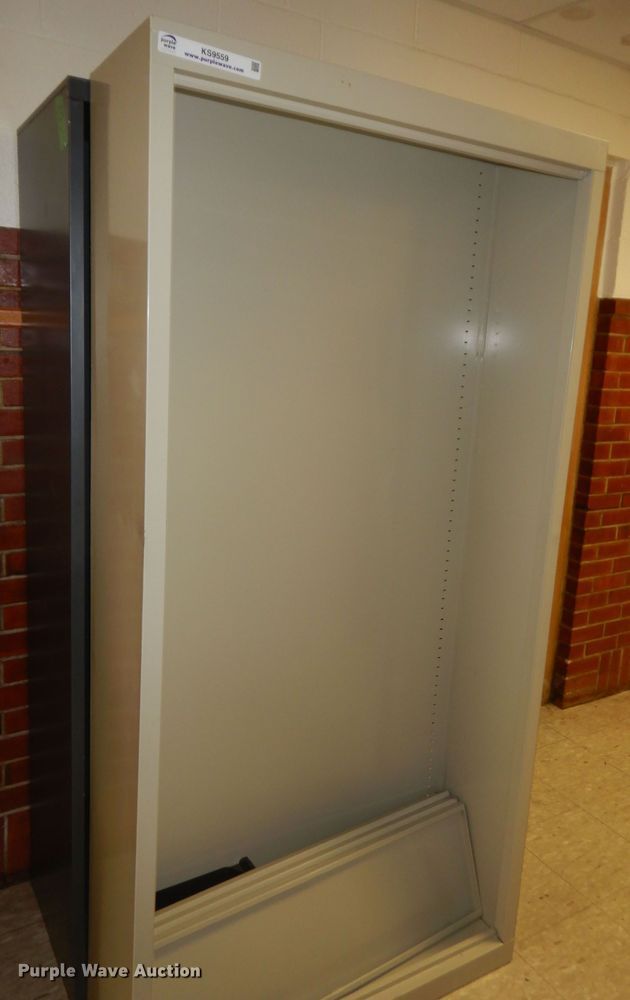 image for item KS9559 (5) metal cabinets