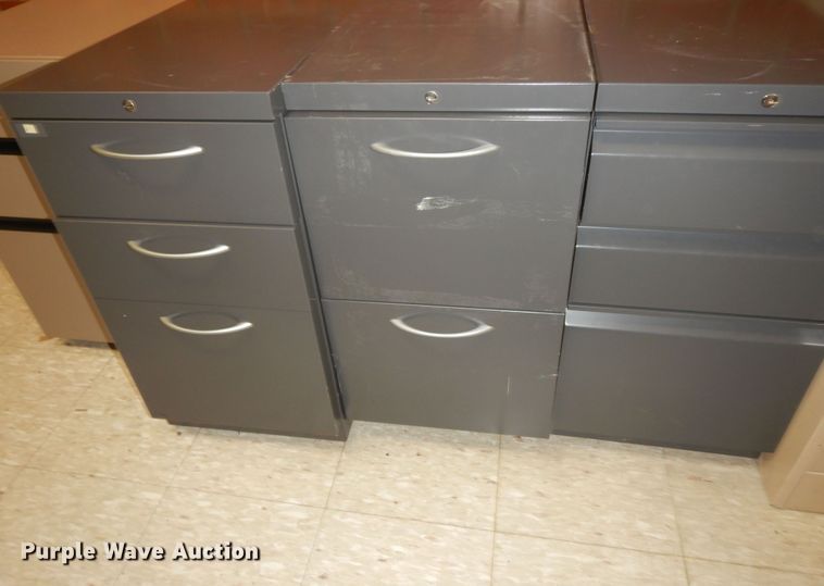 image for item KS9560 (6) metal file cabinets