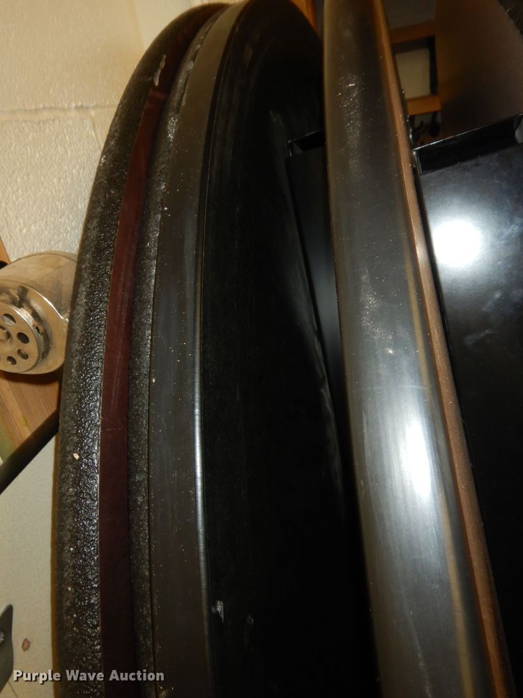 image for item KS9570 (14) round tables