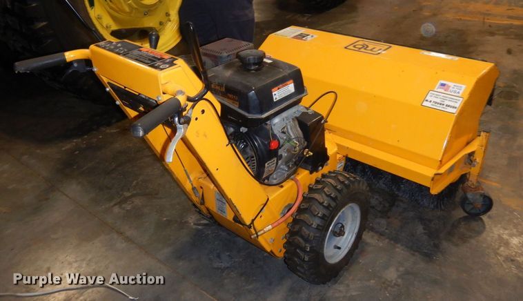 image for item KU9754 M-B 1695457  sweeper