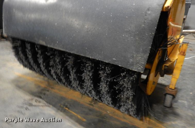 image for item KU9754 M-B 1695457  sweeper