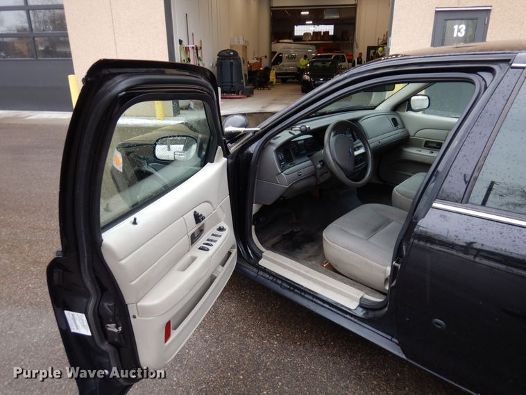 image for item KU9759 2011 Ford Crown Victoria Police Interceptor