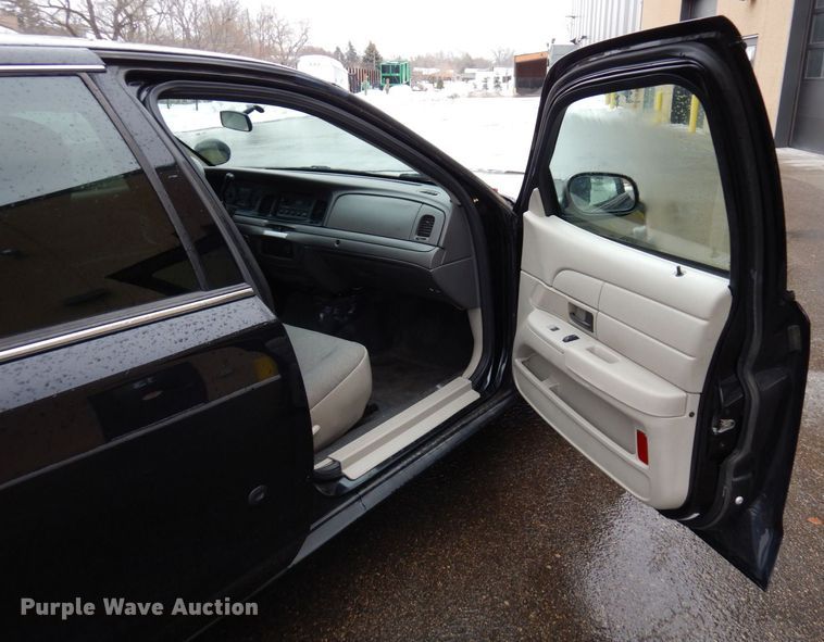 image for item KU9759 2011 Ford Crown Victoria Police Interceptor