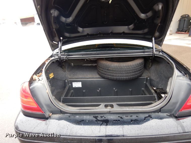 image for item KU9759 2011 Ford Crown Victoria Police Interceptor