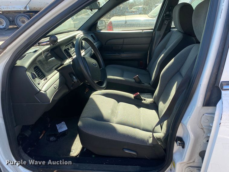 image for item KV9698 2011 Ford Crown Victoria Police Interceptor