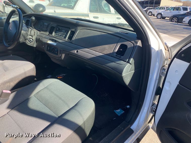 image for item KV9698 2011 Ford Crown Victoria Police Interceptor