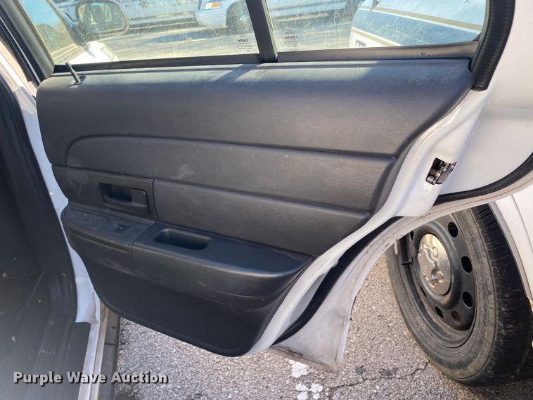 image for item KV9698 2011 Ford Crown Victoria Police Interceptor