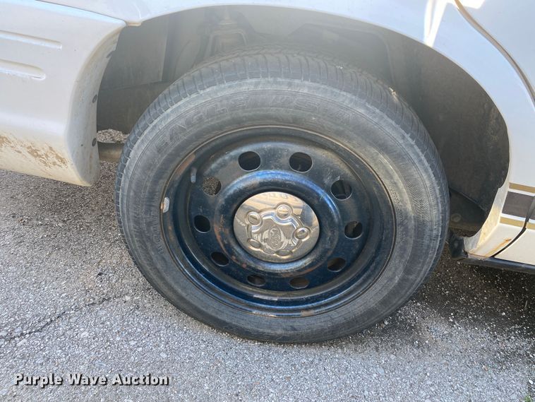 image for item KV9698 2011 Ford Crown Victoria Police Interceptor