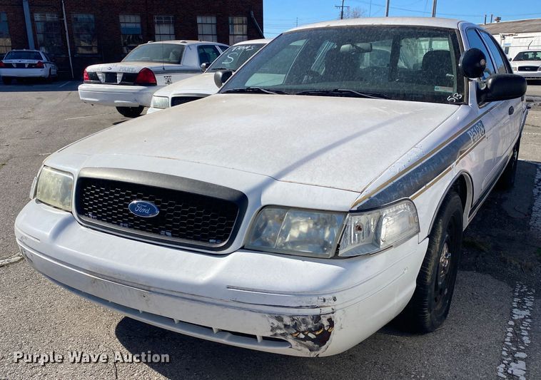 image for item KV9699 2005 Ford Crown Victoria Police Interceptor