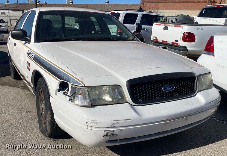 image for item KV9699 2005 Ford Crown Victoria Police Interceptor