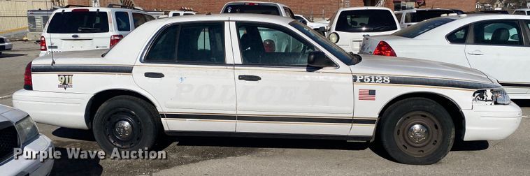 image for item KV9699 2005 Ford Crown Victoria Police Interceptor
