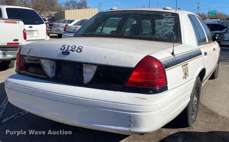 image for item KV9699 2005 Ford Crown Victoria Police Interceptor