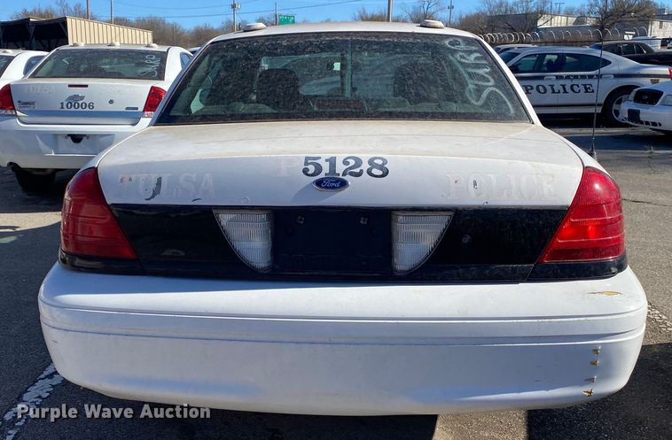 image for item KV9699 2005 Ford Crown Victoria Police Interceptor