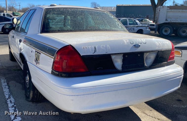image for item KV9699 2005 Ford Crown Victoria Police Interceptor