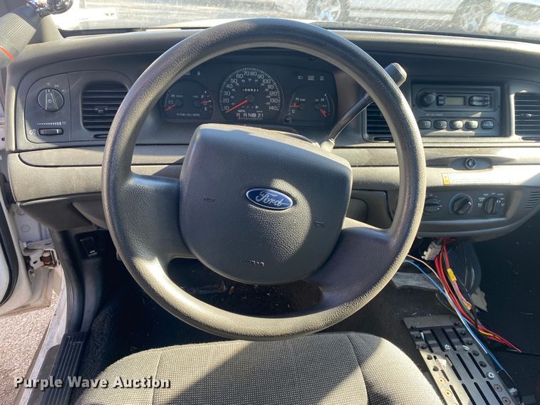 image for item KV9699 2005 Ford Crown Victoria Police Interceptor