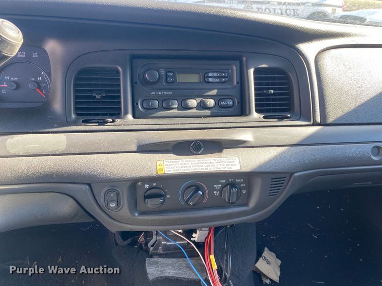 image for item KV9699 2005 Ford Crown Victoria Police Interceptor