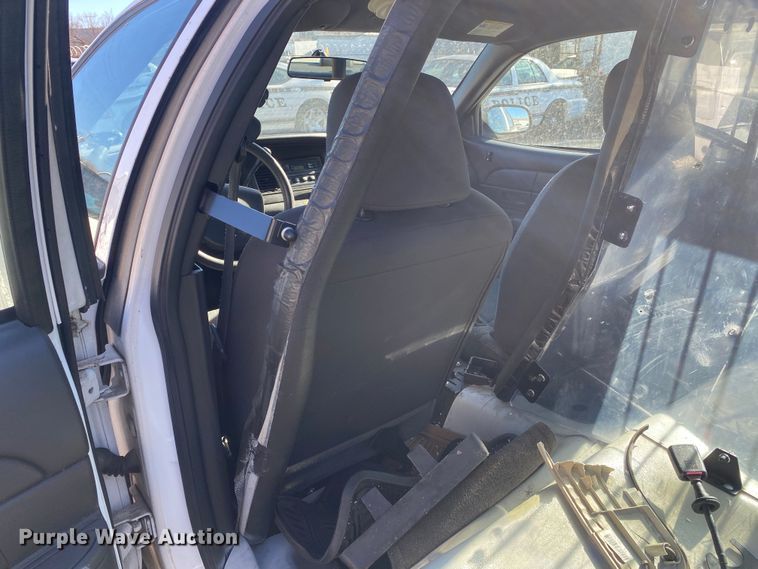 image for item KV9699 2005 Ford Crown Victoria Police Interceptor