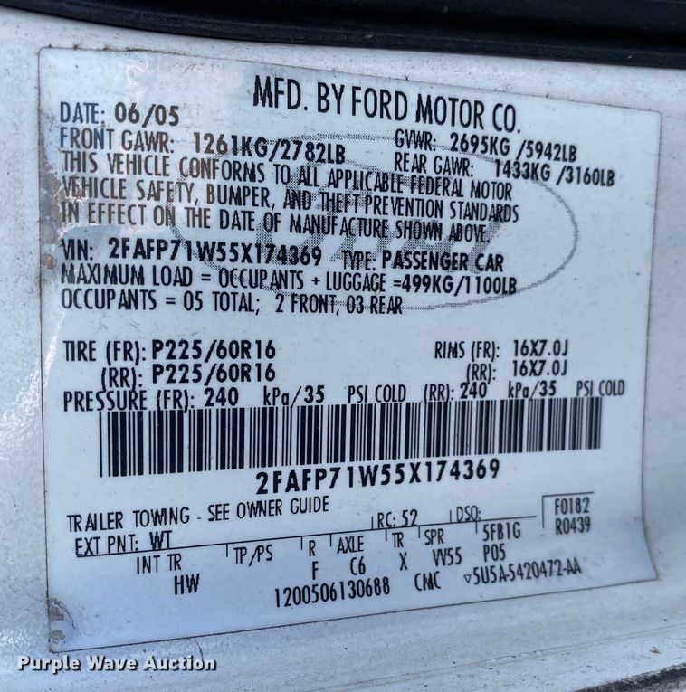 image for item KV9699 2005 Ford Crown Victoria Police Interceptor