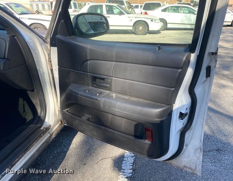 image for item KV9704 2008 Ford Crown Victoria Police Interceptor