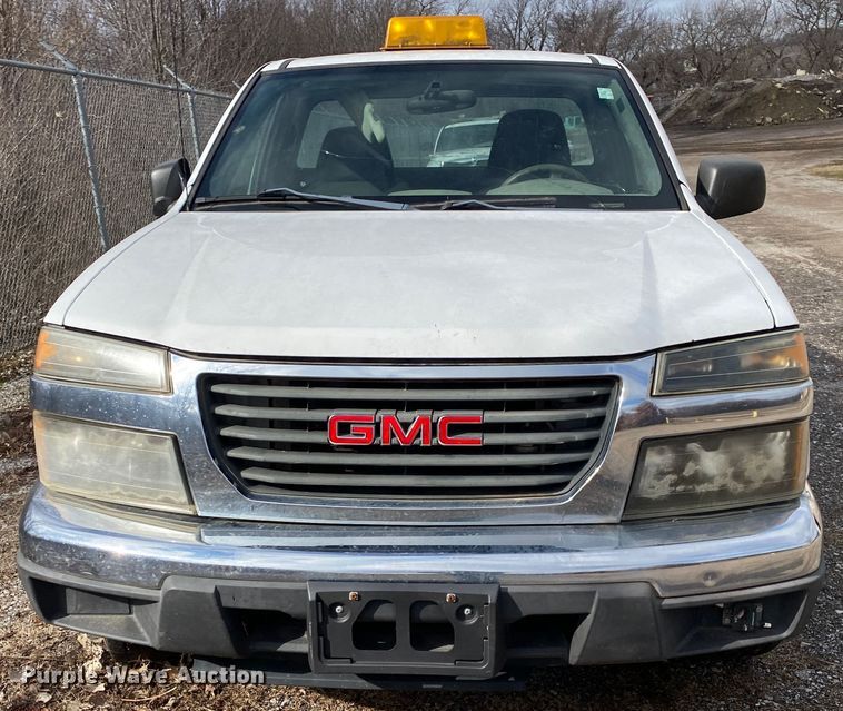 image for item KV9712 2004 GMC Canyon  pickup truck