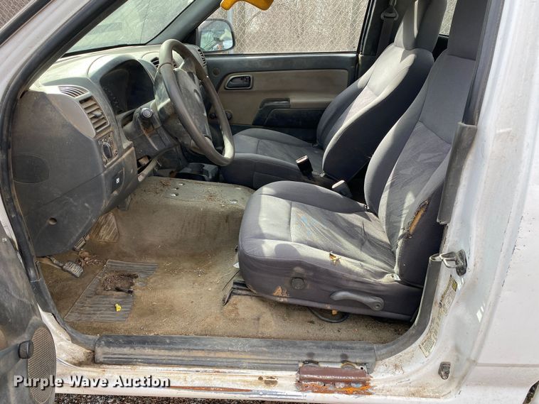 image for item KV9712 2004 GMC Canyon  pickup truck