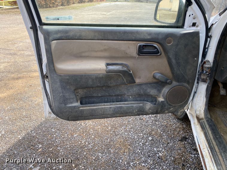 image for item KV9712 2004 GMC Canyon  pickup truck