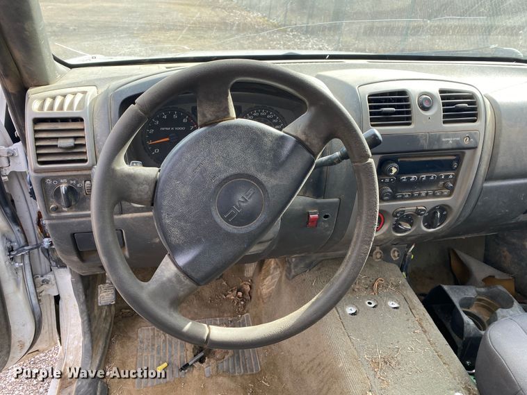 image for item KV9712 2004 GMC Canyon  pickup truck