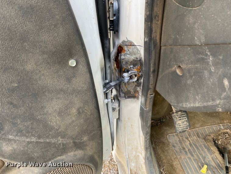 image for item KV9712 2004 GMC Canyon  pickup truck